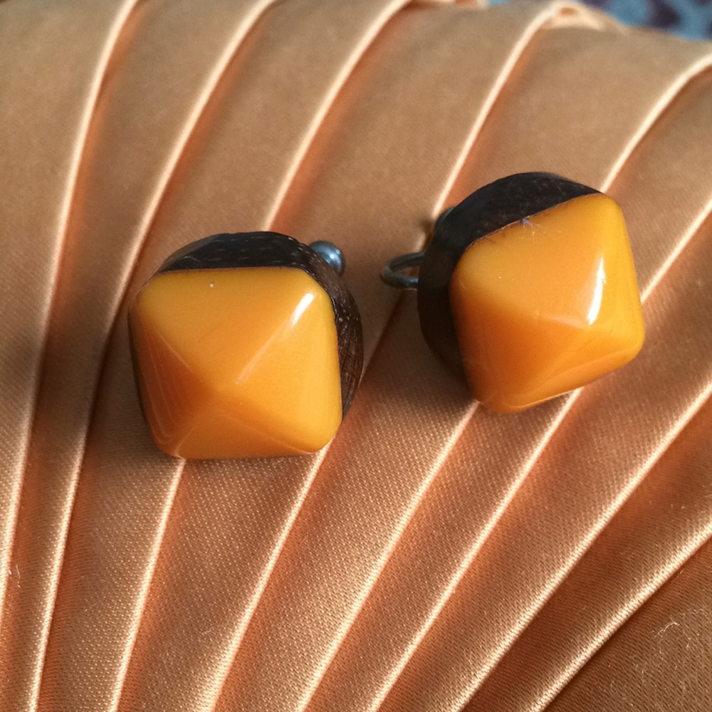 VTG 1970’S RESIN WOOD SCREW EARRINGS HANDCRAFTED